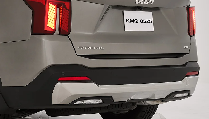 The all-new Sorento PHEV 16 Front-bumper