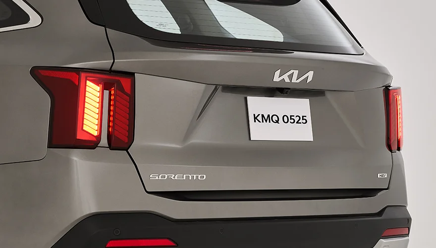 The all-new Sorento PHEV 15 slider-exterior-new-4