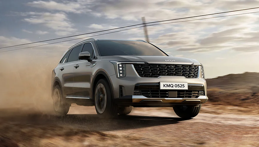 The all-new Sorento PHEV 11 slider performance new 4