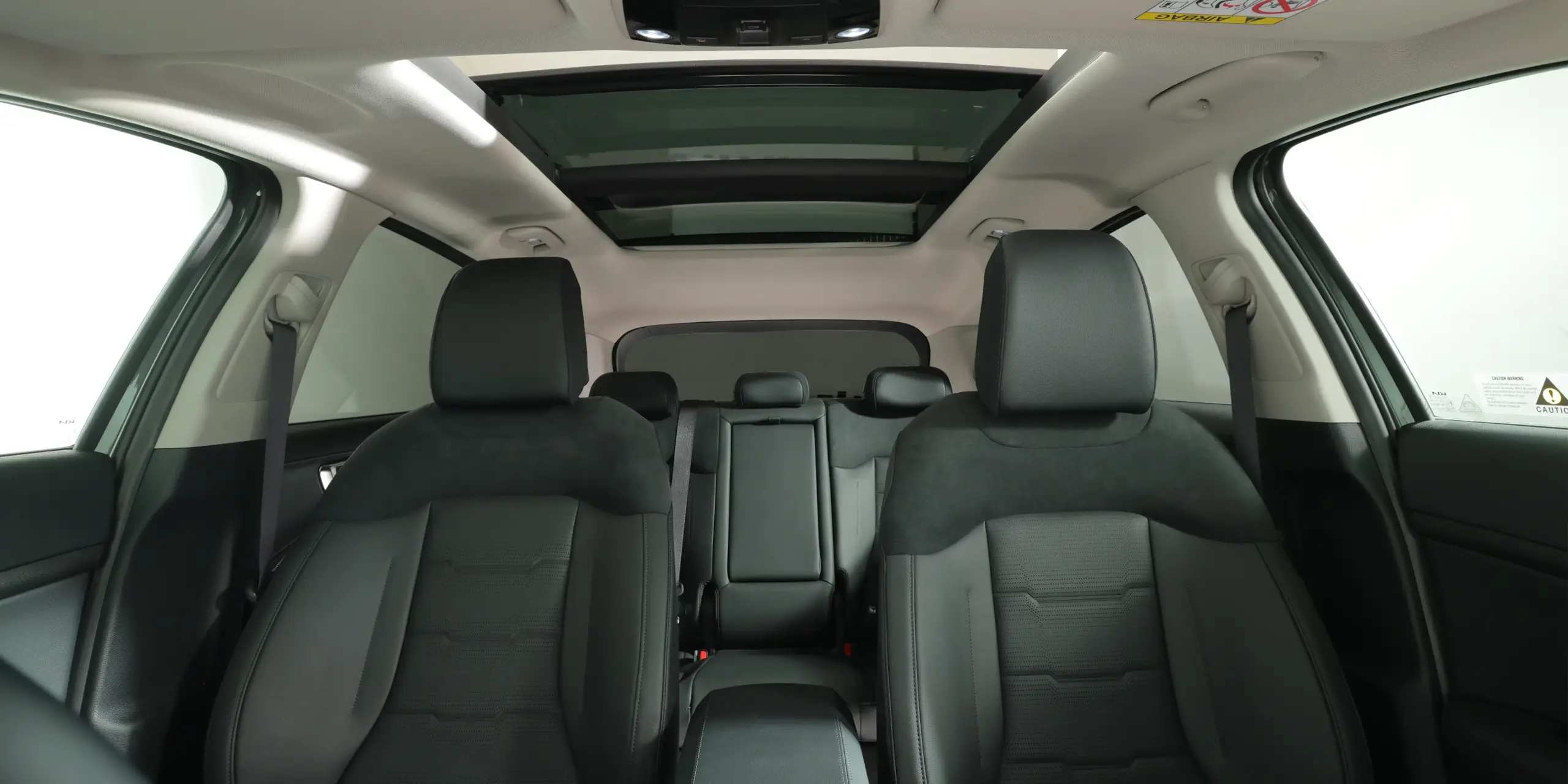 The Sportage L 7 interior black scaled